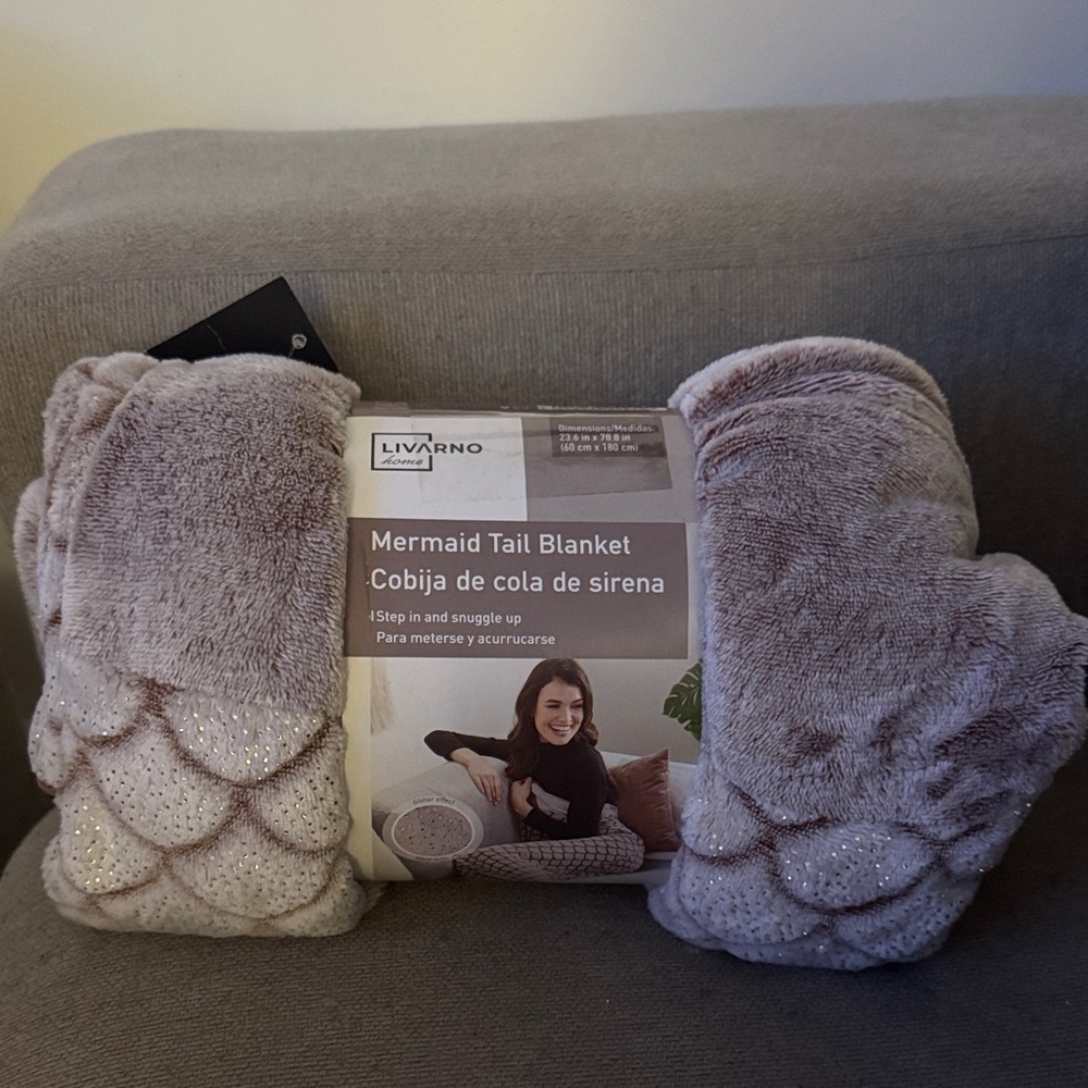 Mermaid Tail Blanket - Cream